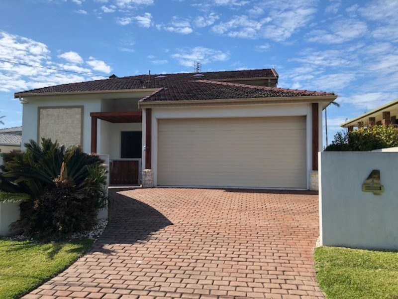 4 Imara Court, Mountain Creek QLD 4557