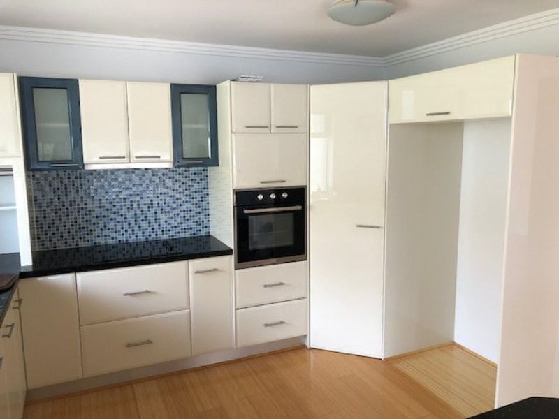 4 Imara Court, Mountain Creek QLD 4557