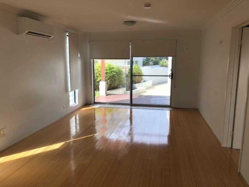 4 Imara Court, Mountain Creek QLD 4557