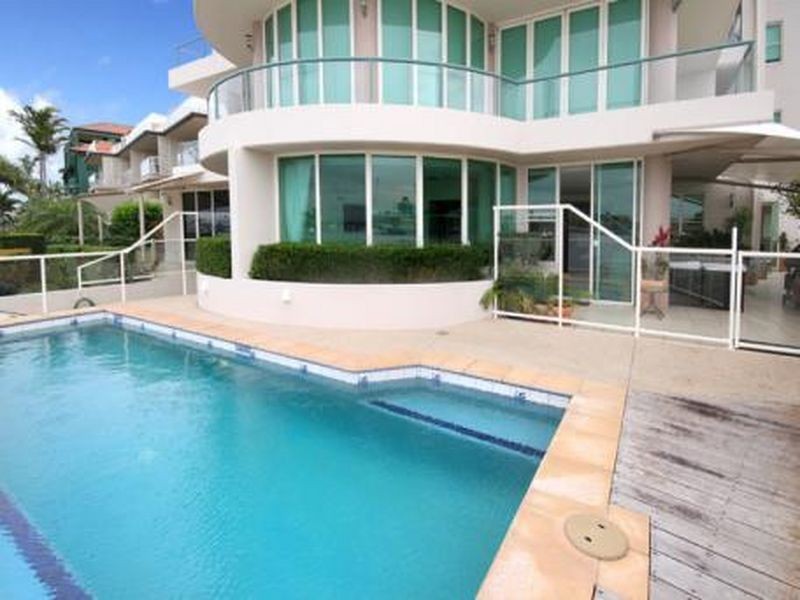 2/49 River Esplanade, Mooloolaba QLD 4557