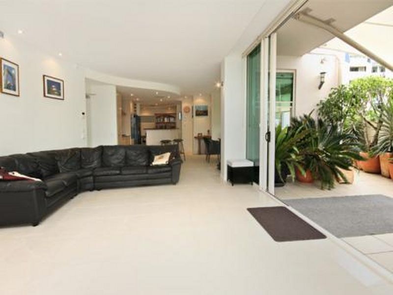 2/49 River Esplanade, Mooloolaba QLD 4557