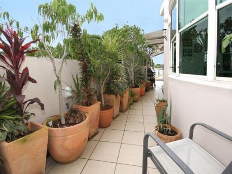 2/49 River Esplanade, Mooloolaba QLD 4557