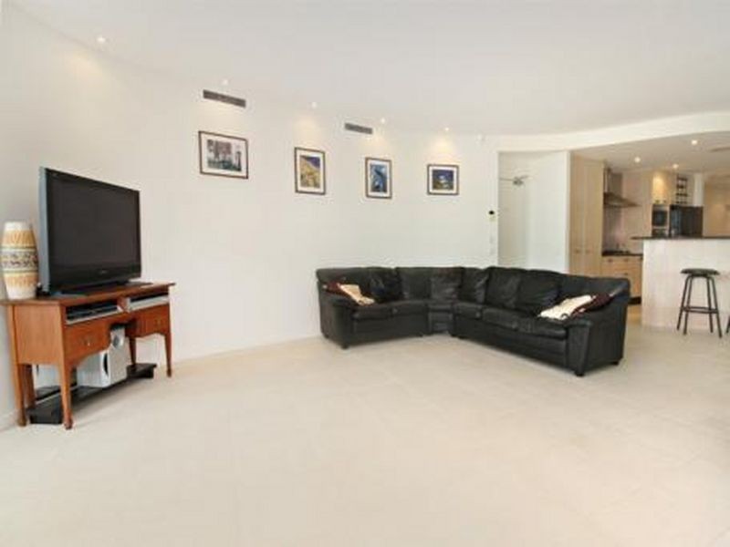 2/49 River Esplanade, Mooloolaba QLD 4557