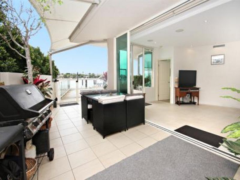 2/49 River Esplanade, Mooloolaba QLD 4557