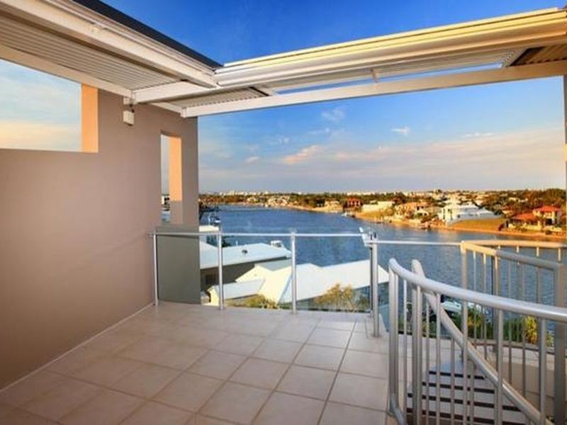 7 Grand Parade, Kawana Waters QLD 4575