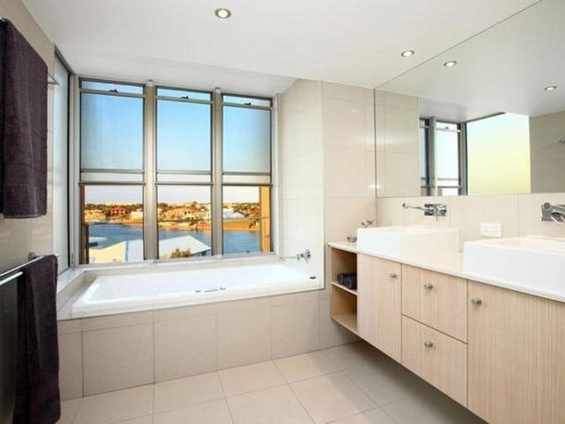 7 Grand Parade, Kawana Waters QLD 4575