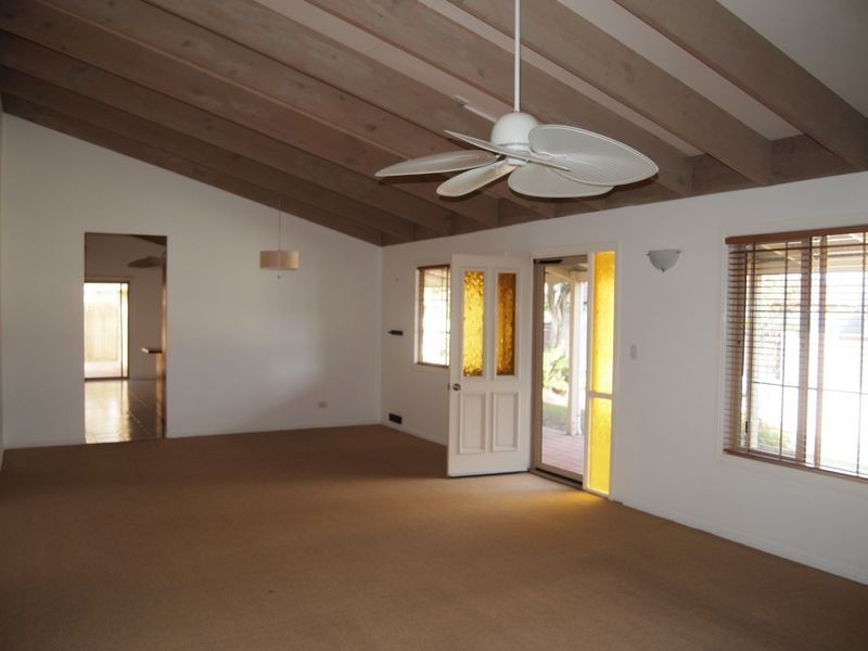 11 Mooloolah Drive, Minyama QLD 4575