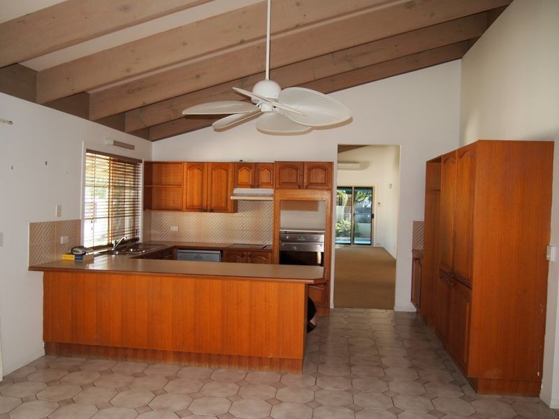 11 Mooloolah Drive, Minyama QLD 4575