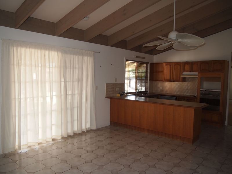 11 Mooloolah Drive, Minyama QLD 4575