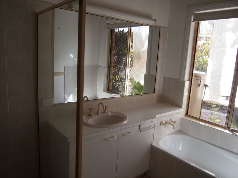 11 Mooloolah Drive, Minyama QLD 4575