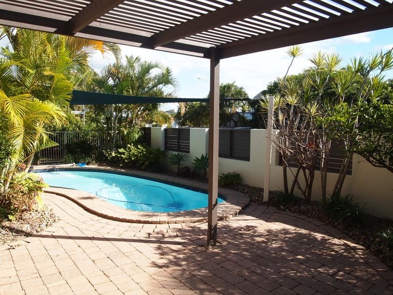 11 Mooloolah Drive, Minyama QLD 4575