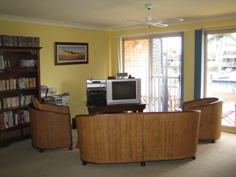 2/8 Broadmeadows Road, Maroochydore QLD 4558