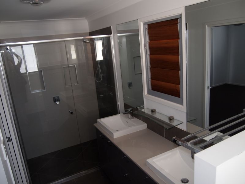 1 Swivel Court, Birtinya QLD 4575