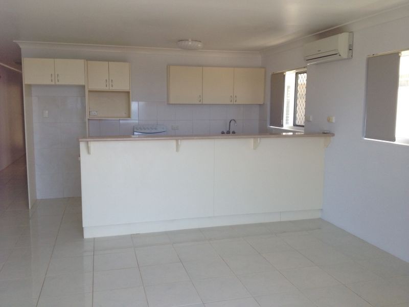 Unit 3 Harbour Lights/ Marina Walk, Alexandra Headland QLD 4572