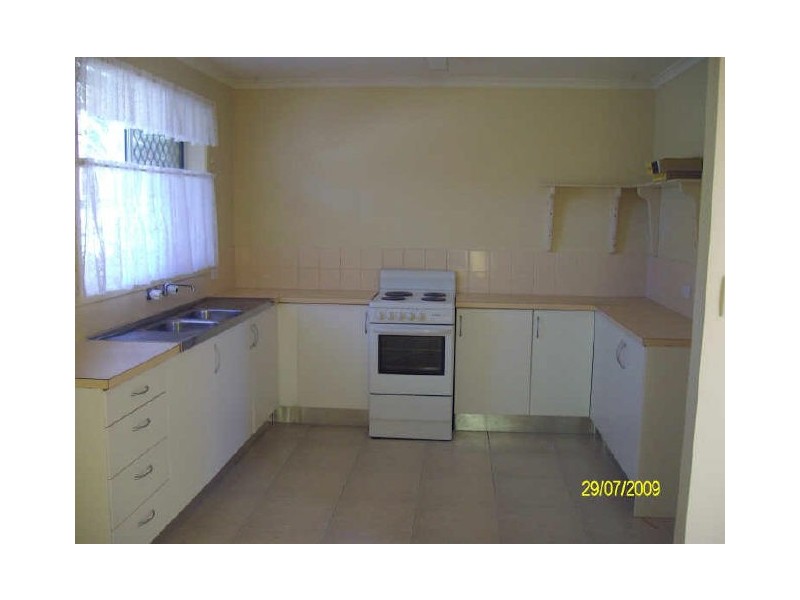 6 GIRAWEEN, Warana QLD 4575