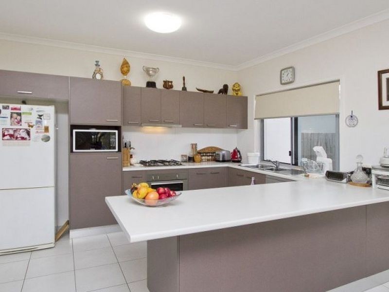 6 Eyre Place, Caloundra West QLD 4551