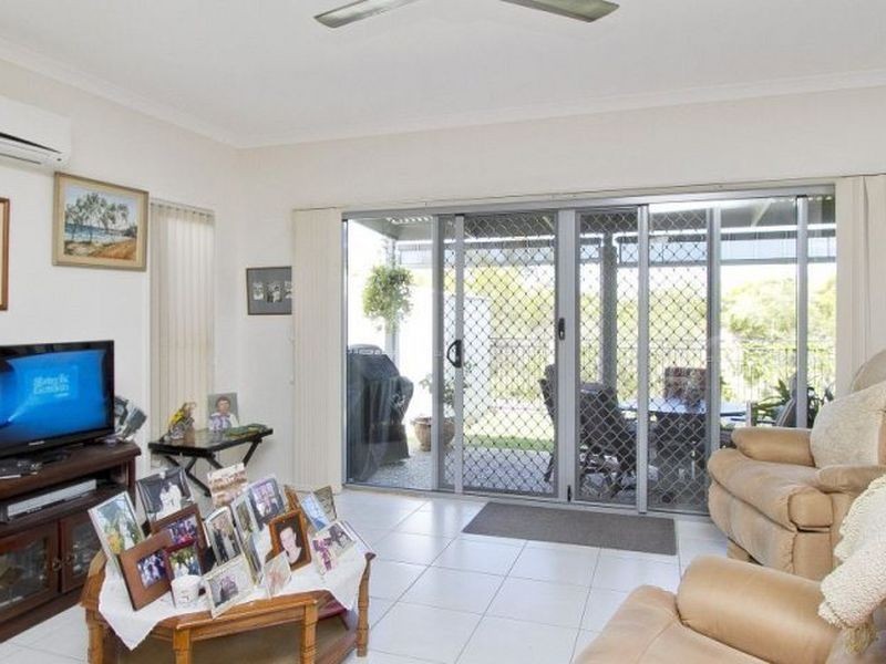 6 Eyre Place, Caloundra West QLD 4551