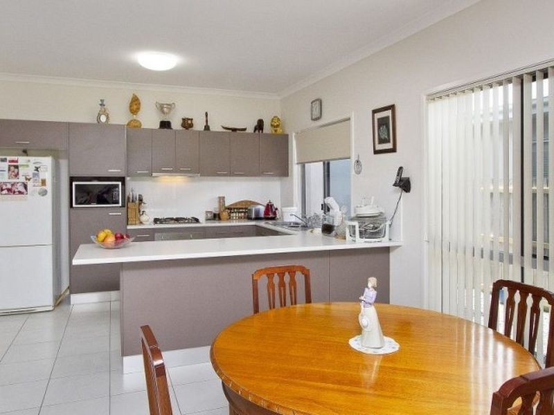 6 Eyre Place, Caloundra West QLD 4551