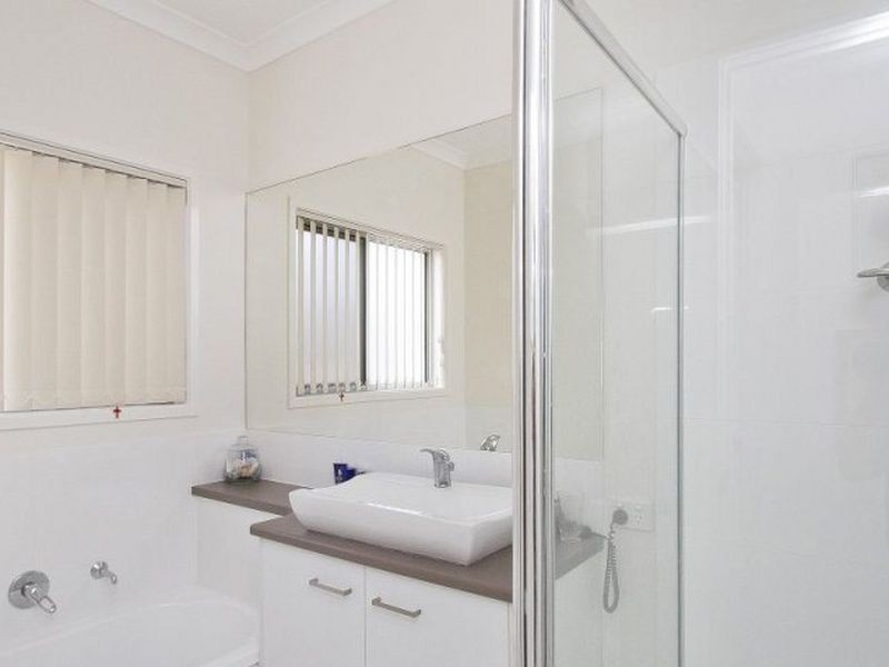 6 Eyre Place, Caloundra West QLD 4551