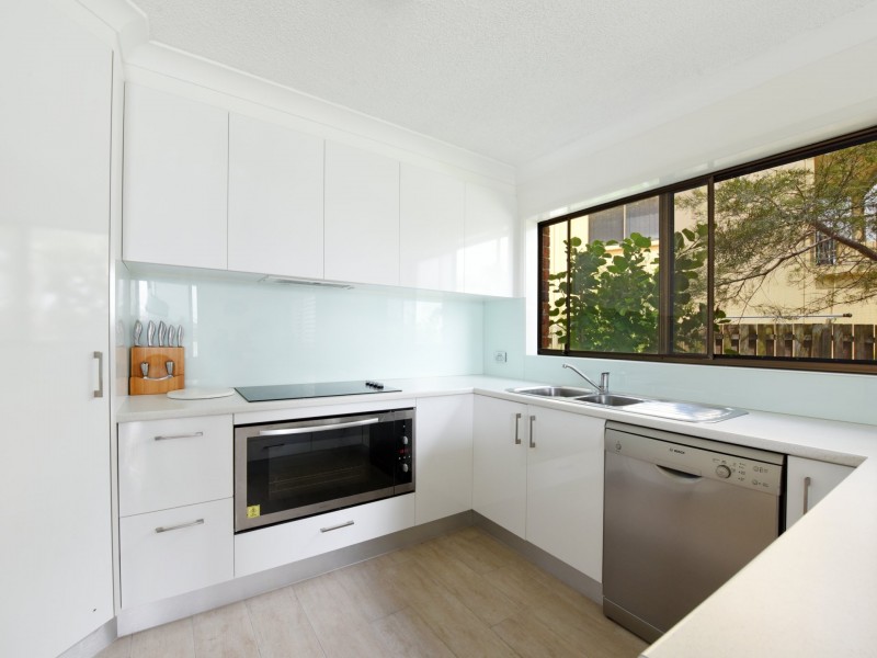 1/28 Pangarinda Place, Mooloolaba QLD 4557