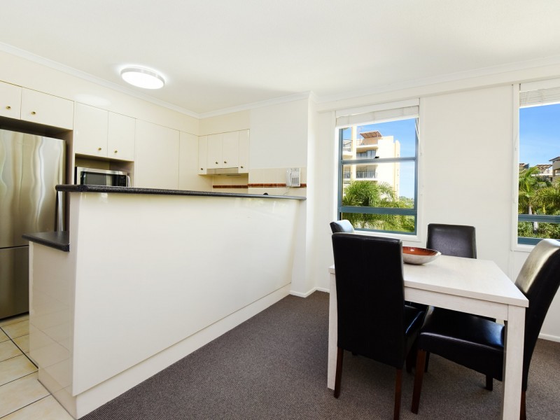 Unit 301/98 Alexandra Parade, Alexandra Headland QLD 4572