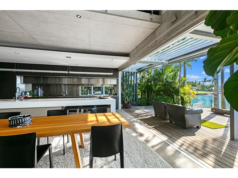 23 Carwoola Cres, Mooloolaba QLD 4557