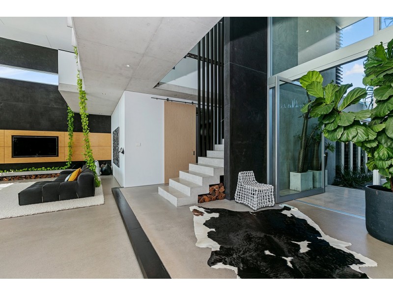 23 Carwoola Cres, Mooloolaba QLD 4557