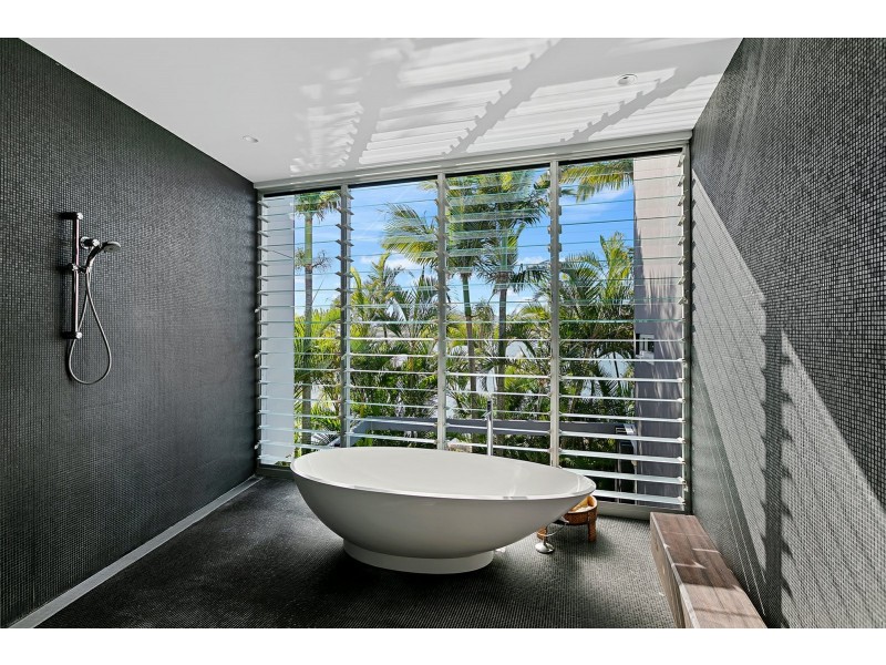23 Carwoola Cres, Mooloolaba QLD 4557