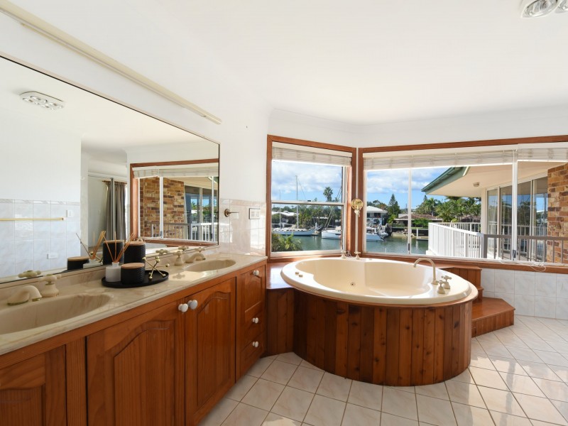 31 Coomaroo Crescent, Minyama QLD 4575