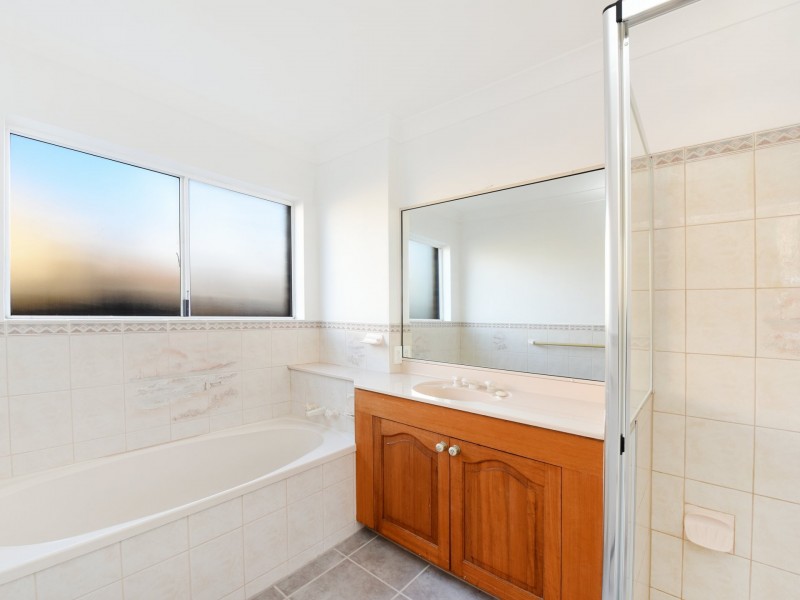 31 Coomaroo Crescent, Minyama QLD 4575