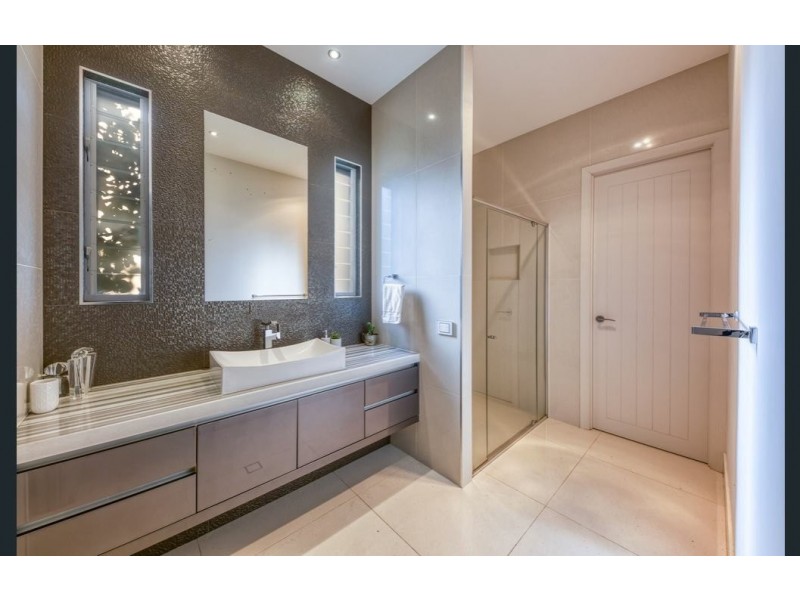 33-37 Turnbull Place, Tanawha QLD 4556