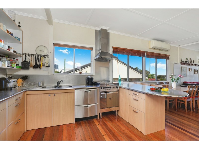 32 Meta Street, Mooloolaba QLD 4557