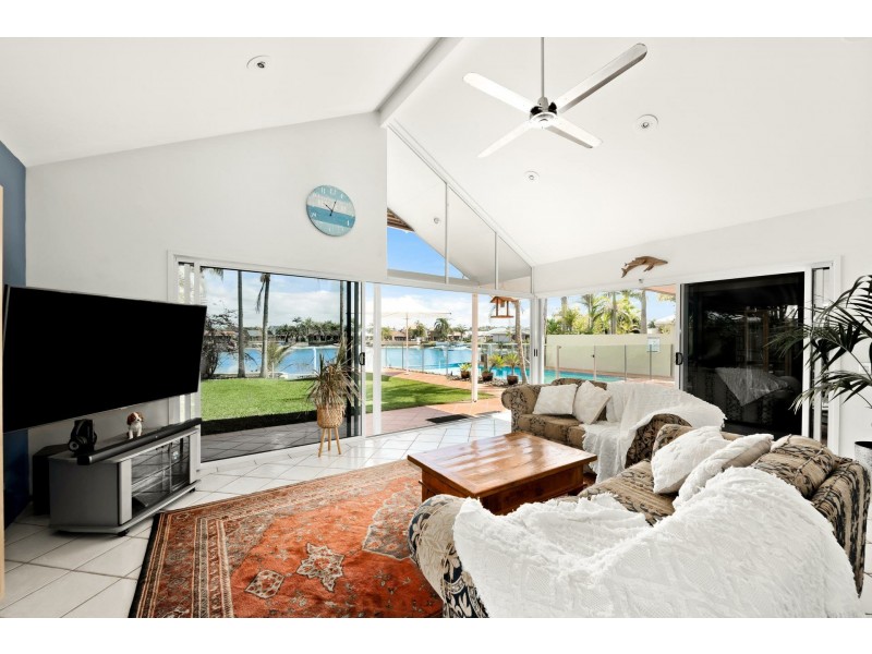 45 Carrothool Place, Mooloolaba QLD 4557