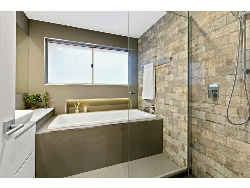 29 Carrothool Place, Mooloolaba QLD 4557