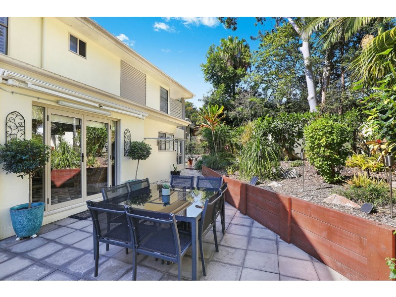 Unit 4/5 Tranquil Place, Alexandra Headland QLD 4572