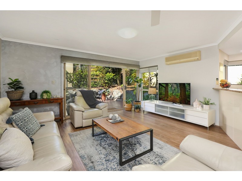 Unit 4/5 Tranquil Place, Alexandra Headland QLD 4572