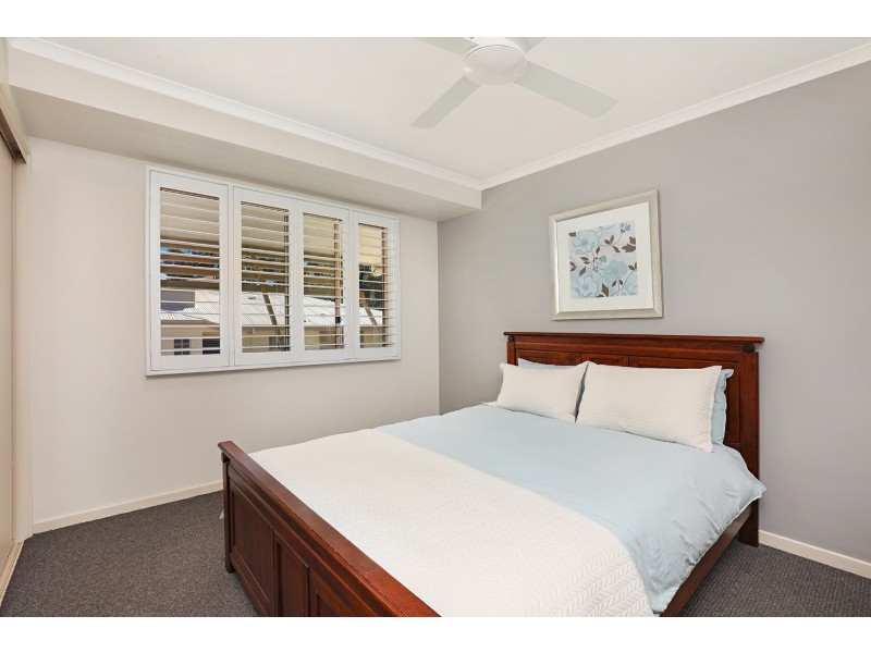 Unit 4/5 Tranquil Place, Alexandra Headland QLD 4572