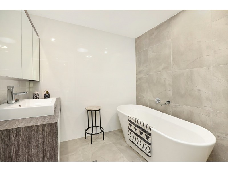 Unit 4/5 Tranquil Place, Alexandra Headland QLD 4572