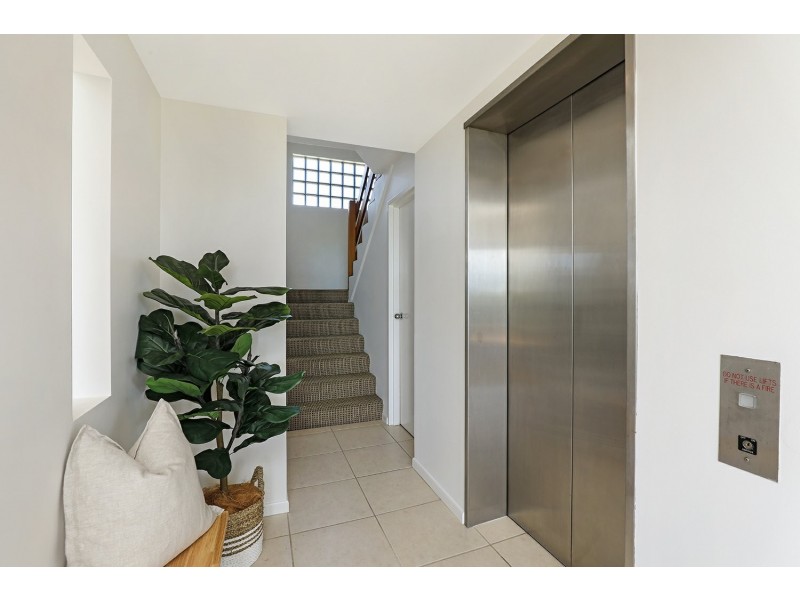 Apartment 5/104 Pacific Boulevard, Buddina QLD 4575