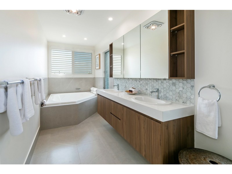 7A Mary Street, Alexandra Headland QLD 4572