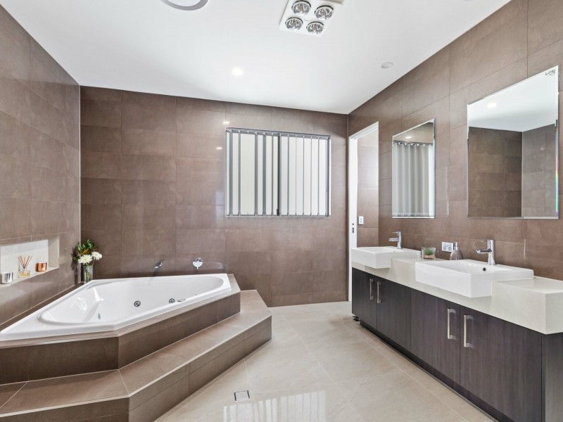 21 Lavarack Cres, Buderim QLD 4556