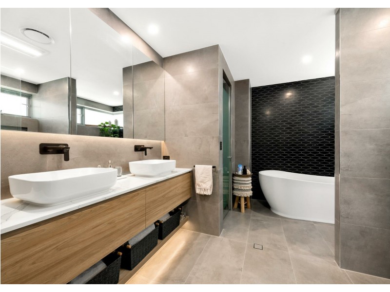 2/116 Alexandra Parade, Alexandra Headland QLD 4572