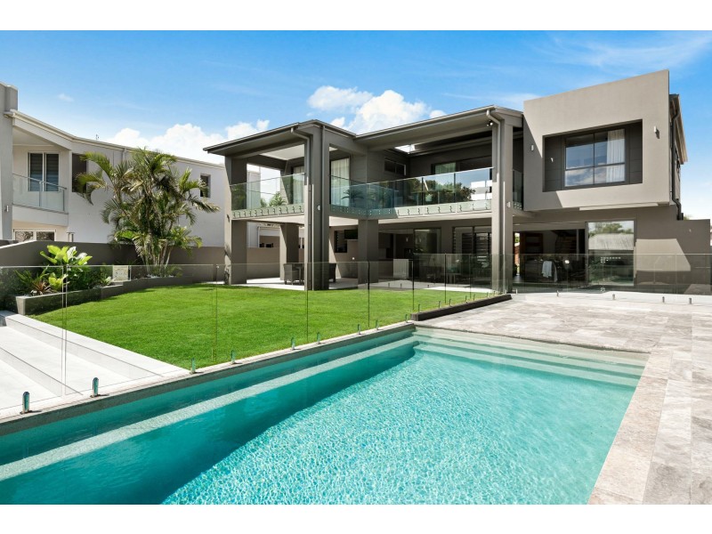 17 Bangalow Street, Minyama QLD 4575