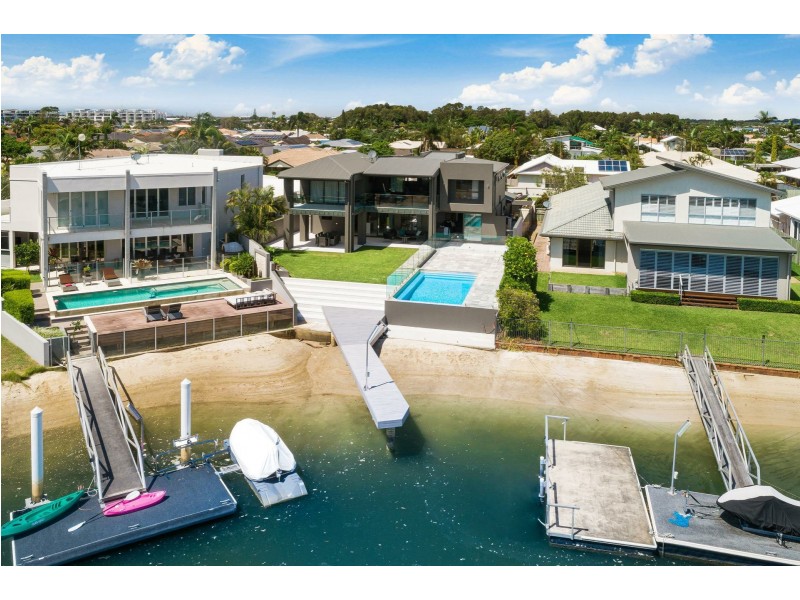17 Bangalow Street, Minyama QLD 4575