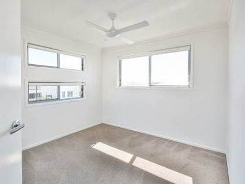 1/5 Buoy Court, Birtinya QLD 4575