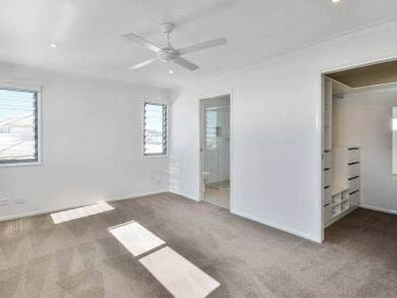 1/5 Buoy Court, Birtinya QLD 4575