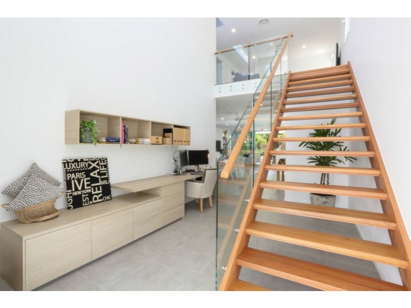 Residence Two/7 Camfield Street, Alexandra Headland QLD 4572