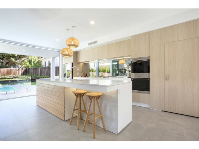 Residence Two/7 Camfield Street, Alexandra Headland QLD 4572