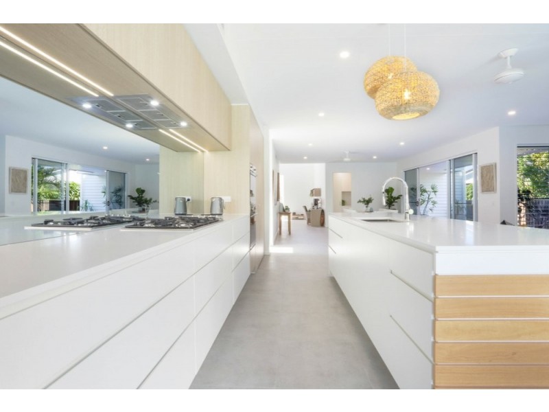 Residence Two/7 Camfield Street, Alexandra Headland QLD 4572