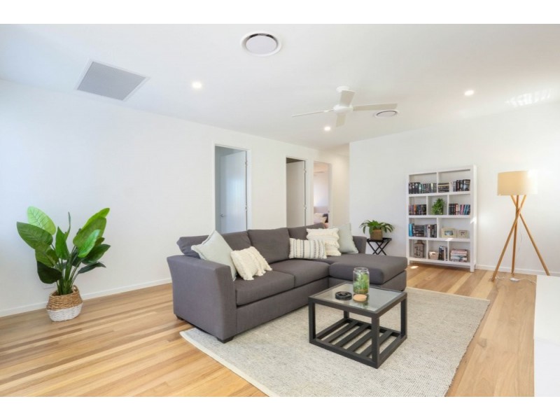 Residence Two/7 Camfield Street, Alexandra Headland QLD 4572